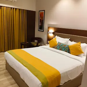 Hotel Park Residency Adoor